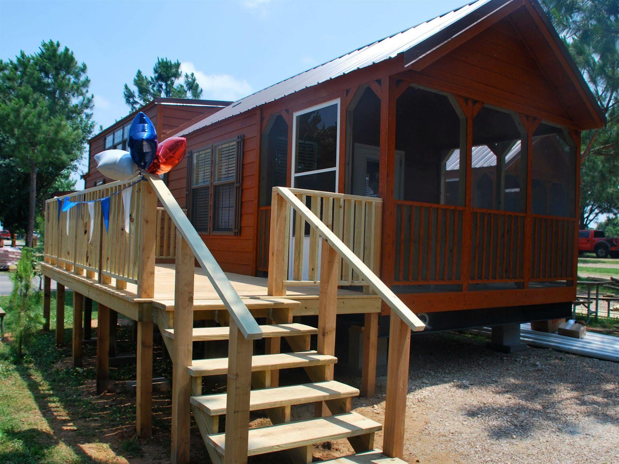 Rustic Creek Ranch Resort At North Jellystone Park Burleson Exterior foto